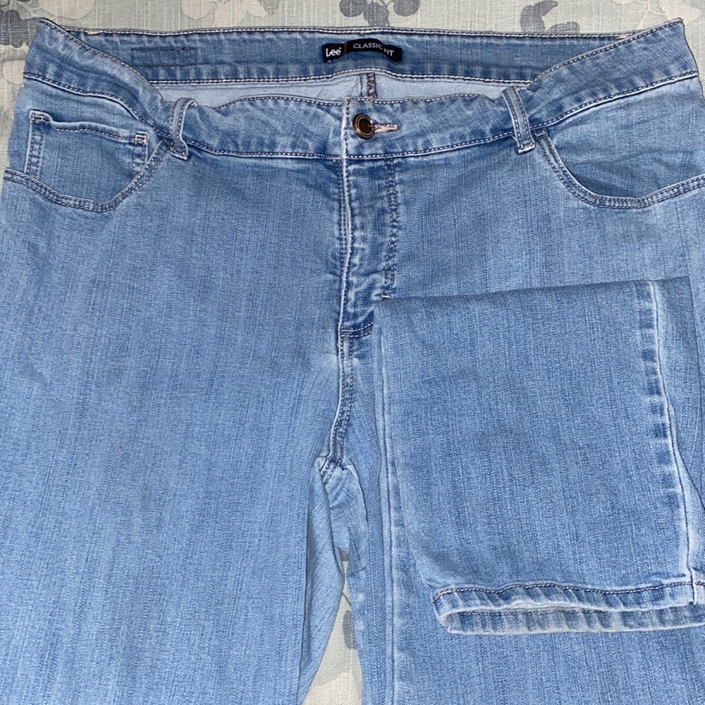 Lee Classic Fit Women’s Jeans